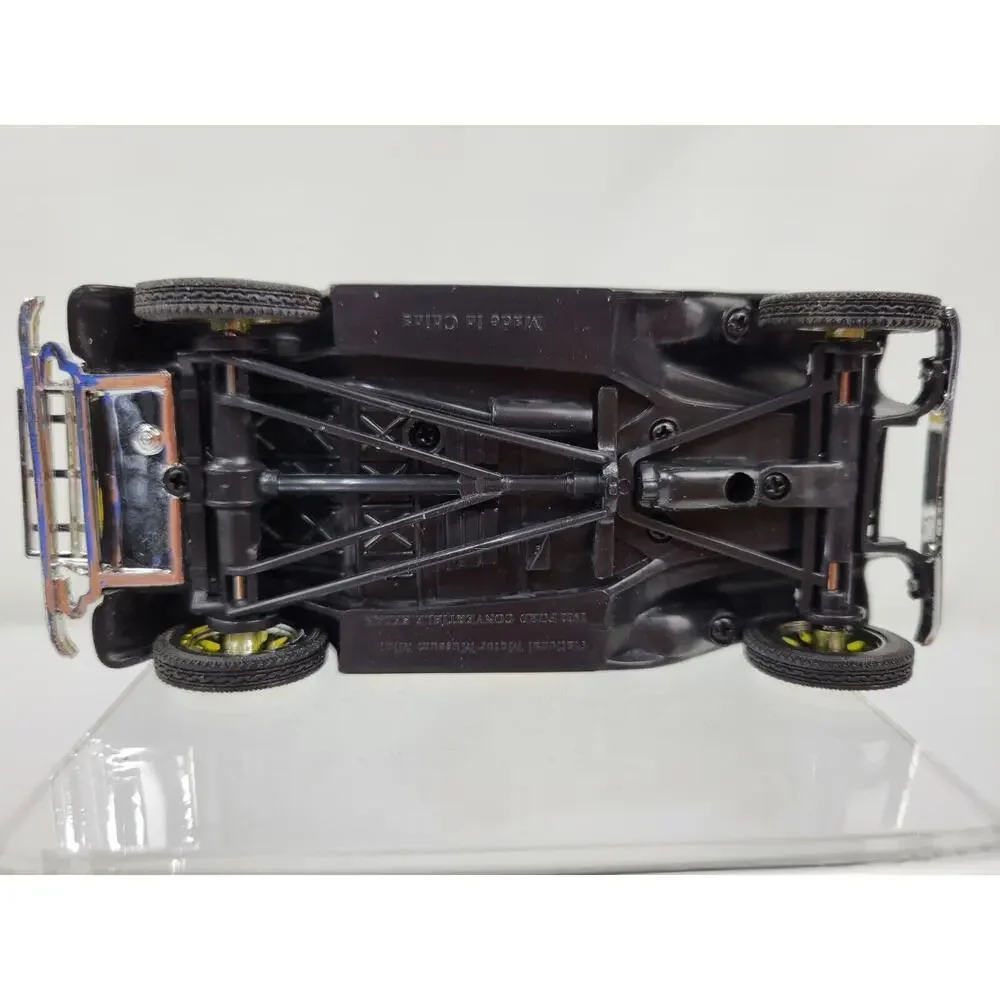 National Motor Museum Mint ARKO Ford 1932 Convertible Sedan Yellow Scale 1:32